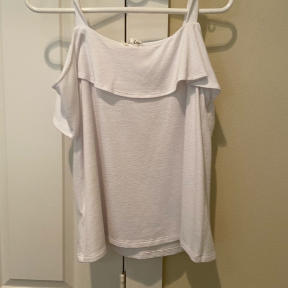 white off the shoulder top BARELY WORN - Picture 3 of 3